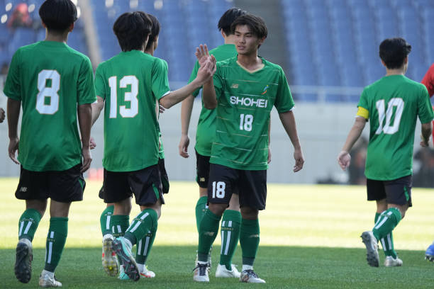 了他 了他