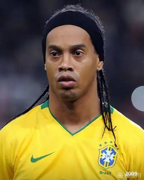 展现了他在 展现了他在