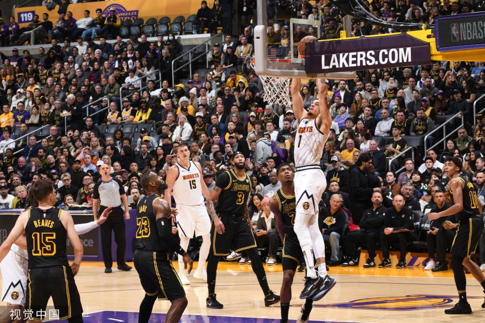 使这一话题 使这一话题